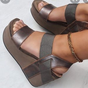🎉HP🎉Otbt platform sandal